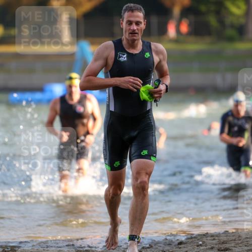 08.09.2024 - Stadtparktriathlon Michael Strokosch http://msf.ph/oto/7019083 08.09.2024 08:59:17 Schwimmen 94, 97, 109, 113, 117, 119, 128 meine-sportfotos.de