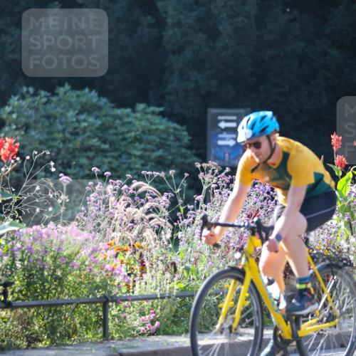 08.09.2024 - Stadtparktriathlon Zöllner http://msf.ph/oto/7019199 08.09.2024 10:09:59 Radfahren 247 meine-sportfotos.de