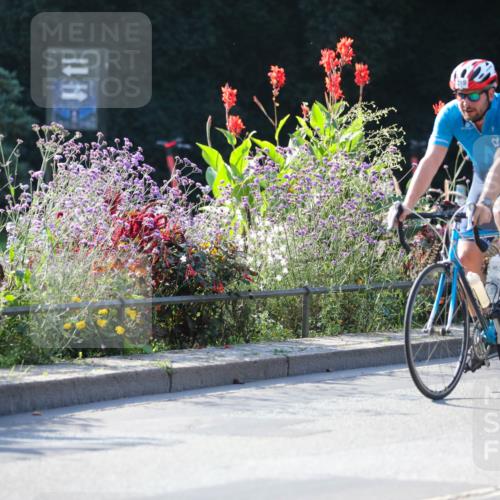 08.09.2024 - Stadtparktriathlon Zöllner http://msf.ph/oto/7019249 08.09.2024 10:10:17 Radfahren 212, 219 meine-sportfotos.de