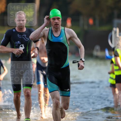 08.09.2024 - Stadtparktriathlon Michael Strokosch http://msf.ph/oto/7019287 08.09.2024 08:59:26 Schwimmen 107, 109, 113, 117, 119, 128 meine-sportfotos.de