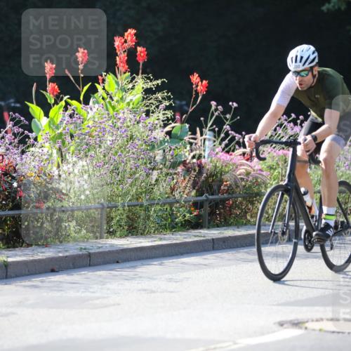 08.09.2024 - Stadtparktriathlon Zöllner http://msf.ph/oto/7019290 08.09.2024 10:10:45 Radfahren 196, 200 meine-sportfotos.de