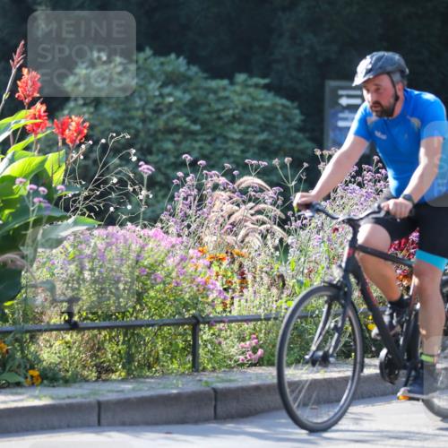 08.09.2024 - Stadtparktriathlon Zöllner http://msf.ph/oto/7019307 08.09.2024 10:10:49 Radfahren 196 meine-sportfotos.de