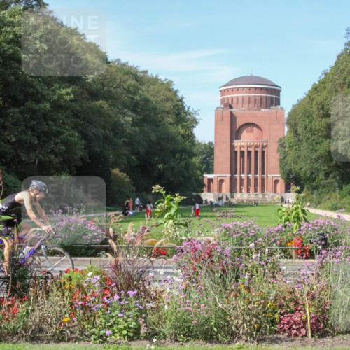 08.09.2024 - Stadtparktriathlon Zöllner http://msf.ph/oto/7019346 08.09.2024 12:11:20 Radfahren 692, 828 meine-sportfotos.de