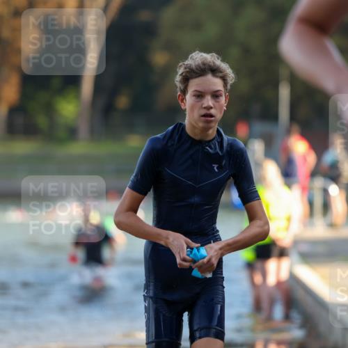 08.09.2024 - Stadtparktriathlon Michael Strokosch http://msf.ph/oto/7019376 08.09.2024 08:59:31 Schwimmen 107, 113, 117, 128 meine-sportfotos.de