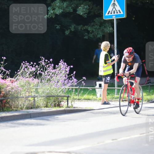 08.09.2024 - Stadtparktriathlon Zöllner http://msf.ph/oto/7019404 08.09.2024 10:11:33 Radfahren 242, 253 meine-sportfotos.de
