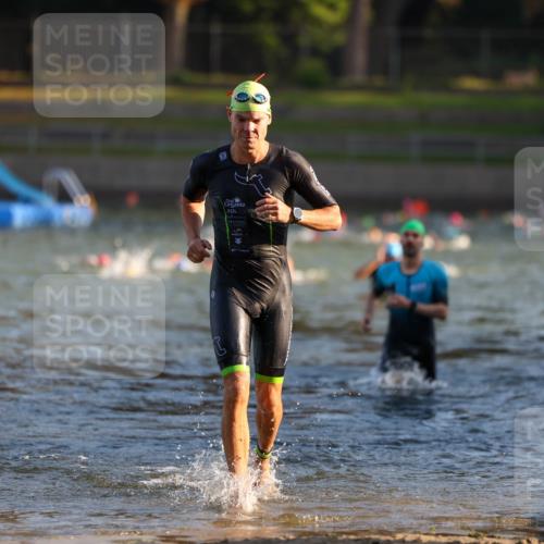 08.09.2024 - Stadtparktriathlon Michael Strokosch http://msf.ph/oto/7019491 08.09.2024 08:59:43 Schwimmen 116, 124 meine-sportfotos.de