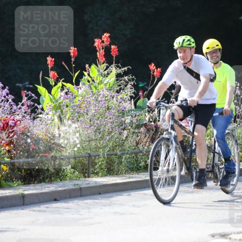 08.09.2024 - Stadtparktriathlon Zöllner http://msf.ph/oto/7019517 08.09.2024 10:12:02 Radfahren 211, 217, 254 meine-sportfotos.de