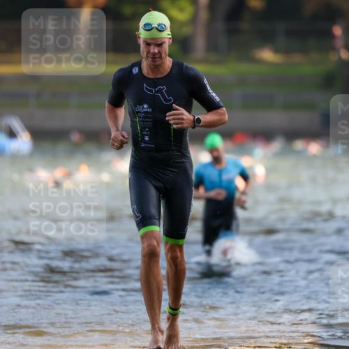 08.09.2024 - Stadtparktriathlon Michael Strokosch http://msf.ph/oto/7019523 08.09.2024 08:59:44 Schwimmen 116, 124 meine-sportfotos.de