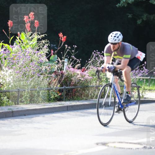 08.09.2024 - Stadtparktriathlon Zöllner http://msf.ph/oto/7019526 08.09.2024 10:12:08 Radfahren 211, 217 meine-sportfotos.de