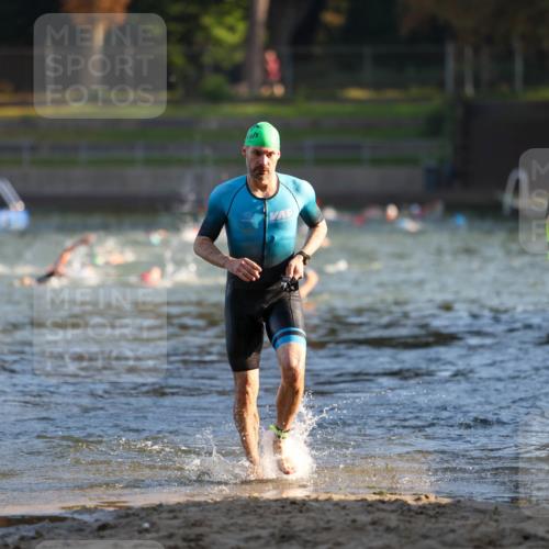 08.09.2024 - Stadtparktriathlon Michael Strokosch http://msf.ph/oto/7019532 08.09.2024 08:59:49 Schwimmen 124 meine-sportfotos.de