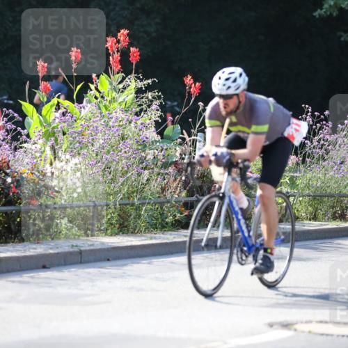 08.09.2024 - Stadtparktriathlon Zöllner http://msf.ph/oto/7019533 08.09.2024 10:12:08 Radfahren 211, 217 meine-sportfotos.de