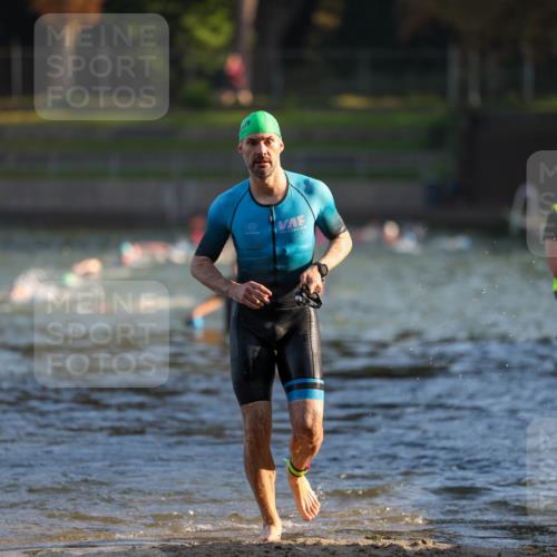 08.09.2024 - Stadtparktriathlon Michael Strokosch http://msf.ph/oto/7019549 08.09.2024 08:59:50 Schwimmen 124 meine-sportfotos.de