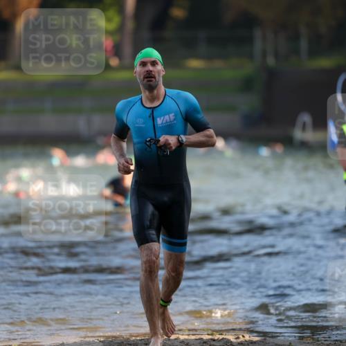 08.09.2024 - Stadtparktriathlon Michael Strokosch http://msf.ph/oto/7019567 08.09.2024 08:59:50 Schwimmen 124 meine-sportfotos.de