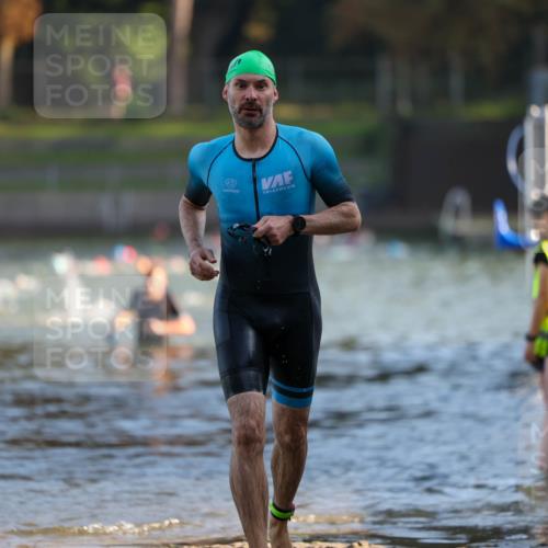 08.09.2024 - Stadtparktriathlon Michael Strokosch http://msf.ph/oto/7019582 08.09.2024 08:59:51 Schwimmen 124 meine-sportfotos.de