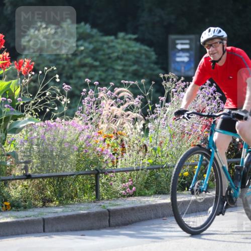 08.09.2024 - Stadtparktriathlon Zöllner http://msf.ph/oto/7019589 08.09.2024 10:12:24 Radfahren 191, 234 meine-sportfotos.de