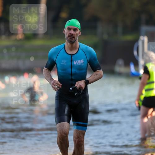 08.09.2024 - Stadtparktriathlon Michael Strokosch http://msf.ph/oto/7019601 08.09.2024 08:59:52 Schwimmen 124 meine-sportfotos.de