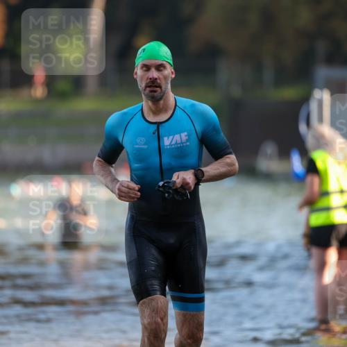 08.09.2024 - Stadtparktriathlon Michael Strokosch http://msf.ph/oto/7019612 08.09.2024 08:59:52 Schwimmen 124 meine-sportfotos.de