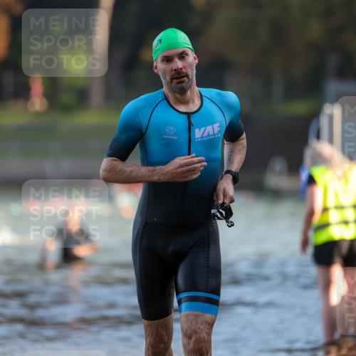 08.09.2024 - Stadtparktriathlon Michael Strokosch http://msf.ph/oto/7019623 08.09.2024 08:59:52 Schwimmen 124 meine-sportfotos.de