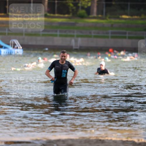 08.09.2024 - Stadtparktriathlon Michael Strokosch http://msf.ph/oto/7019634 08.09.2024 09:00:00 Schwimmen 121 meine-sportfotos.de