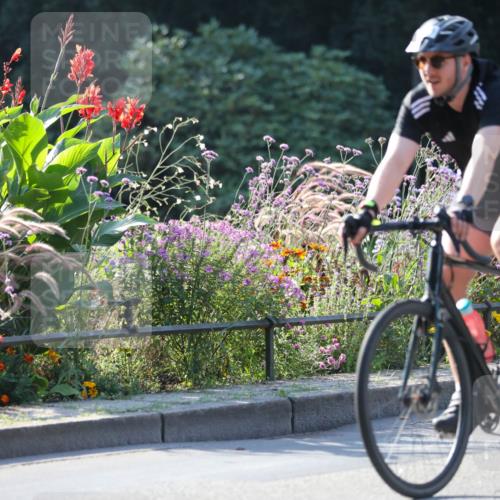 08.09.2024 - Stadtparktriathlon Zöllner http://msf.ph/oto/7019635 08.09.2024 10:12:51 Radfahren 209, 245 meine-sportfotos.de