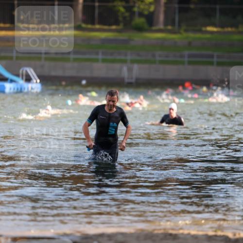 08.09.2024 - Stadtparktriathlon Michael Strokosch http://msf.ph/oto/7019640 08.09.2024 09:00:00 Schwimmen 121 meine-sportfotos.de