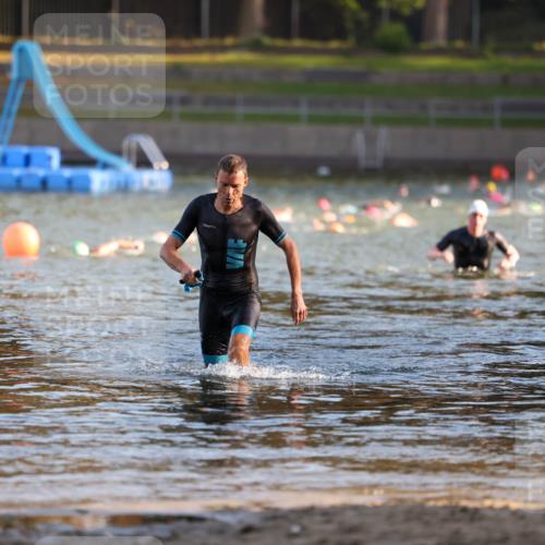 08.09.2024 - Stadtparktriathlon Michael Strokosch http://msf.ph/oto/7019661 08.09.2024 09:00:03 Schwimmen 121 meine-sportfotos.de
