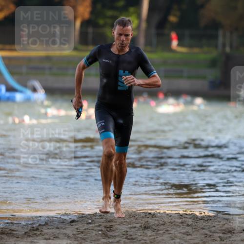 08.09.2024 - Stadtparktriathlon Michael Strokosch http://msf.ph/oto/7019668 08.09.2024 09:00:09 Schwimmen 121 meine-sportfotos.de