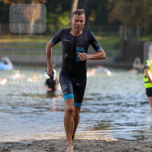 08.09.2024 - Stadtparktriathlon Michael Strokosch http://msf.ph/oto/7019691 08.09.2024 09:00:09 Schwimmen 121 meine-sportfotos.de