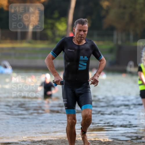 08.09.2024 - Stadtparktriathlon Michael Strokosch http://msf.ph/oto/7019703 08.09.2024 09:00:10 Schwimmen 121 meine-sportfotos.de