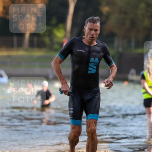 08.09.2024 - Stadtparktriathlon Michael Strokosch http://msf.ph/oto/7019713 08.09.2024 09:00:10 Schwimmen 121 meine-sportfotos.de