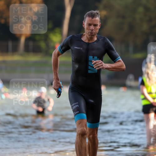 08.09.2024 - Stadtparktriathlon Michael Strokosch http://msf.ph/oto/7019721 08.09.2024 09:00:10 Schwimmen 121 meine-sportfotos.de