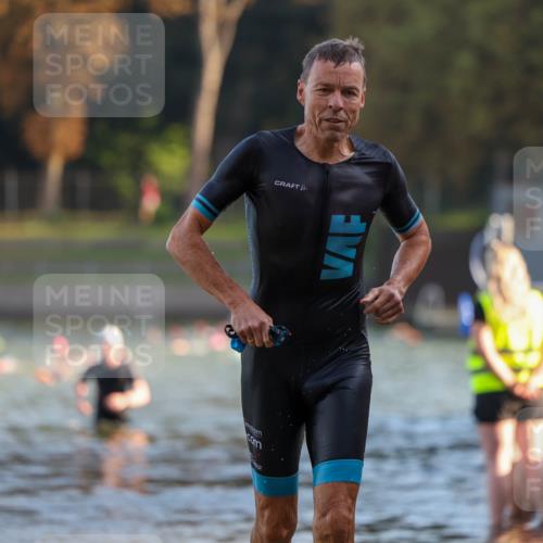 08.09.2024 - Stadtparktriathlon Michael Strokosch http://msf.ph/oto/7019732 08.09.2024 09:00:11 Schwimmen 121 meine-sportfotos.de