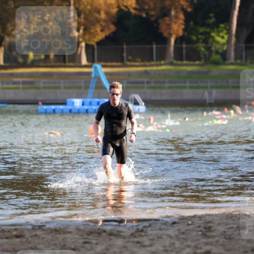 08.09.2024 - Stadtparktriathlon Michael Strokosch http://msf.ph/oto/7019737 08.09.2024 09:00:21 Schwimmen 111 meine-sportfotos.de