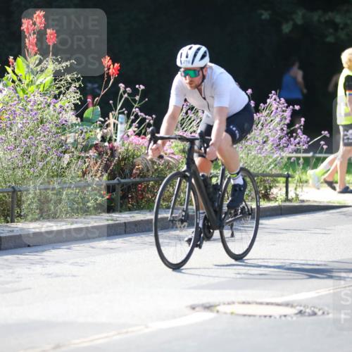 08.09.2024 - Stadtparktriathlon Zöllner http://msf.ph/oto/7019783 08.09.2024 10:14:01 Radfahren 216 meine-sportfotos.de
