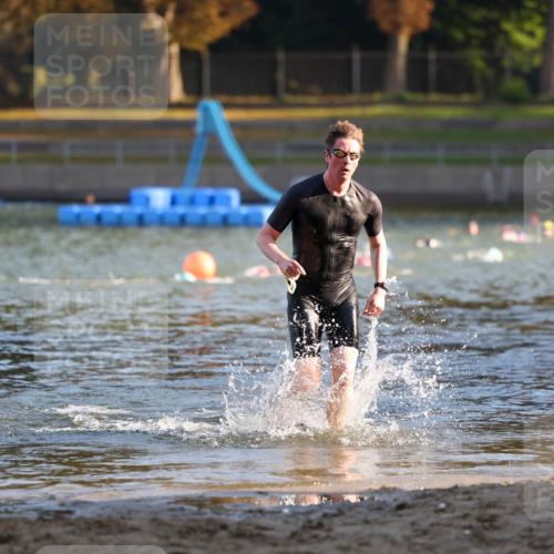 08.09.2024 - Stadtparktriathlon Michael Strokosch http://msf.ph/oto/7019799 08.09.2024 09:00:22 Schwimmen 111 meine-sportfotos.de
