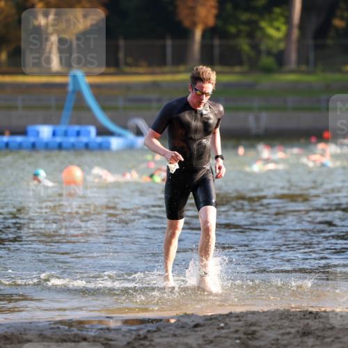 08.09.2024 - Stadtparktriathlon Michael Strokosch http://msf.ph/oto/7019819 08.09.2024 09:00:23 Schwimmen 111 meine-sportfotos.de