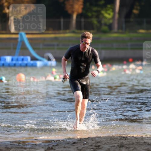 08.09.2024 - Stadtparktriathlon Michael Strokosch http://msf.ph/oto/7019828 08.09.2024 09:00:23 Schwimmen 111 meine-sportfotos.de
