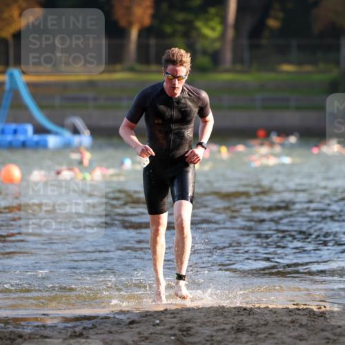 08.09.2024 - Stadtparktriathlon Michael Strokosch http://msf.ph/oto/7019848 08.09.2024 09:00:24 Schwimmen 111 meine-sportfotos.de