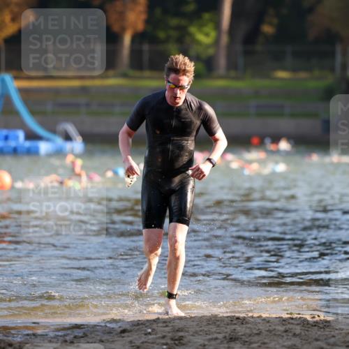 08.09.2024 - Stadtparktriathlon Michael Strokosch http://msf.ph/oto/7019858 08.09.2024 09:00:24 Schwimmen 111 meine-sportfotos.de