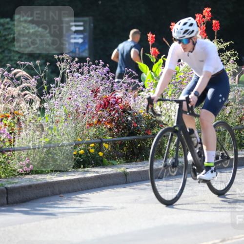 08.09.2024 - Stadtparktriathlon Zöllner http://msf.ph/oto/7019877 08.09.2024 10:14:35 Radfahren 188, 215, 230, 262 meine-sportfotos.de