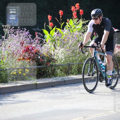 08.09.2024 - Stadtparktriathlon Zöllner http://msf.ph/oto/7019895 08.09.2024 10:14:37 Radfahren 188, 215, 262 meine-sportfotos.de