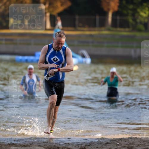 08.09.2024 - Stadtparktriathlon Michael Strokosch http://msf.ph/oto/7019927 08.09.2024 09:02:39 Schwimmen 101, 103 meine-sportfotos.de