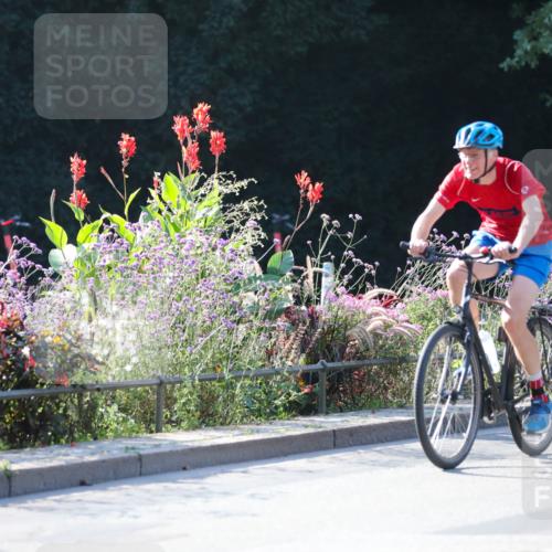 08.09.2024 - Stadtparktriathlon Zöllner http://msf.ph/oto/7019928 08.09.2024 10:15:22 Radfahren 259, 261 meine-sportfotos.de