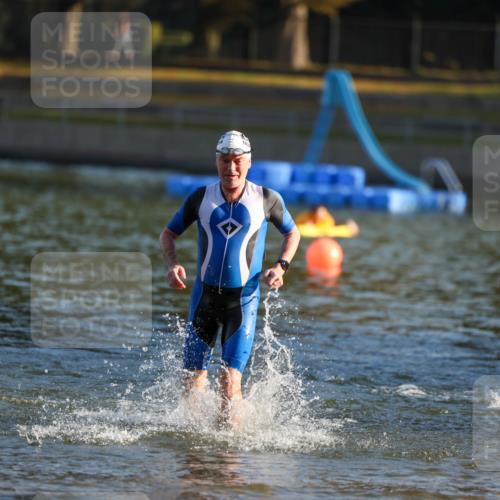 08.09.2024 - Stadtparktriathlon Michael Strokosch http://msf.ph/oto/7019989 08.09.2024 09:02:45 Schwimmen 100, 101 meine-sportfotos.de