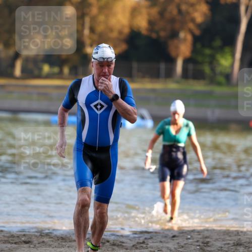 08.09.2024 - Stadtparktriathlon Michael Strokosch http://msf.ph/oto/7020081 08.09.2024 09:02:49 Schwimmen 100, 101 meine-sportfotos.de