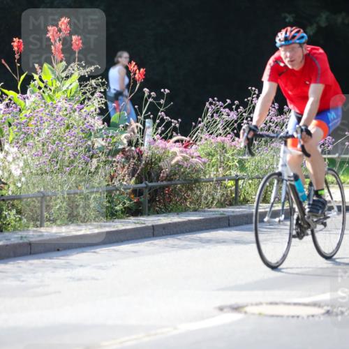08.09.2024 - Stadtparktriathlon Zöllner http://msf.ph/oto/7020184 08.09.2024 10:17:01 Radfahren 186, 200, 236 meine-sportfotos.de