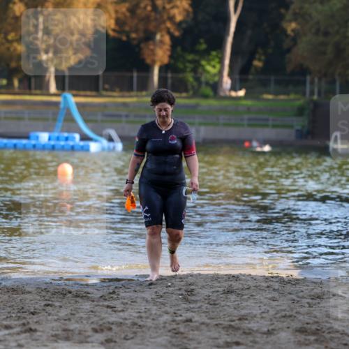 08.09.2024 - Stadtparktriathlon Michael Strokosch http://msf.ph/oto/7020213 08.09.2024 09:03:43 Schwimmen 95 meine-sportfotos.de