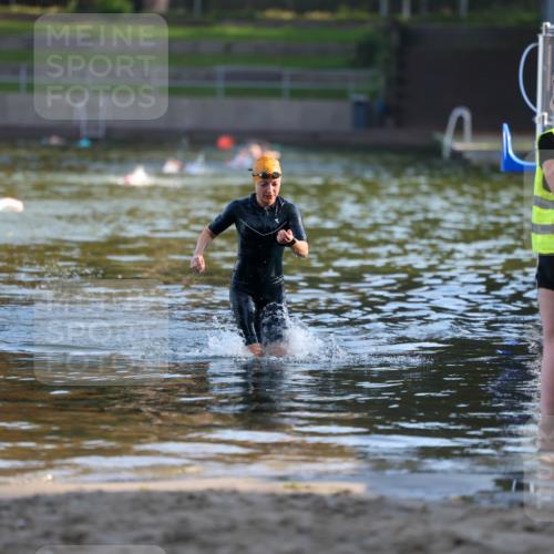 08.09.2024 - Stadtparktriathlon Michael Strokosch http://msf.ph/oto/7020258 08.09.2024 09:05:01 Schwimmen 131 meine-sportfotos.de