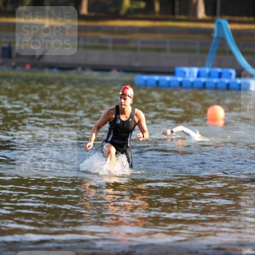 08.09.2024 - Stadtparktriathlon Michael Strokosch http://msf.ph/oto/7020386 08.09.2024 09:05:21 Schwimmen 133 meine-sportfotos.de