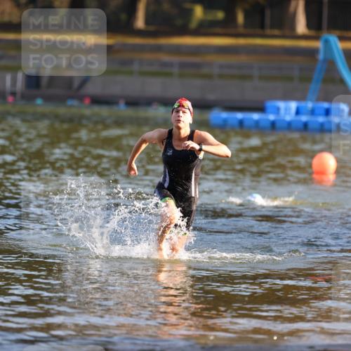 08.09.2024 - Stadtparktriathlon Michael Strokosch http://msf.ph/oto/7020405 08.09.2024 09:05:22 Schwimmen 133 meine-sportfotos.de